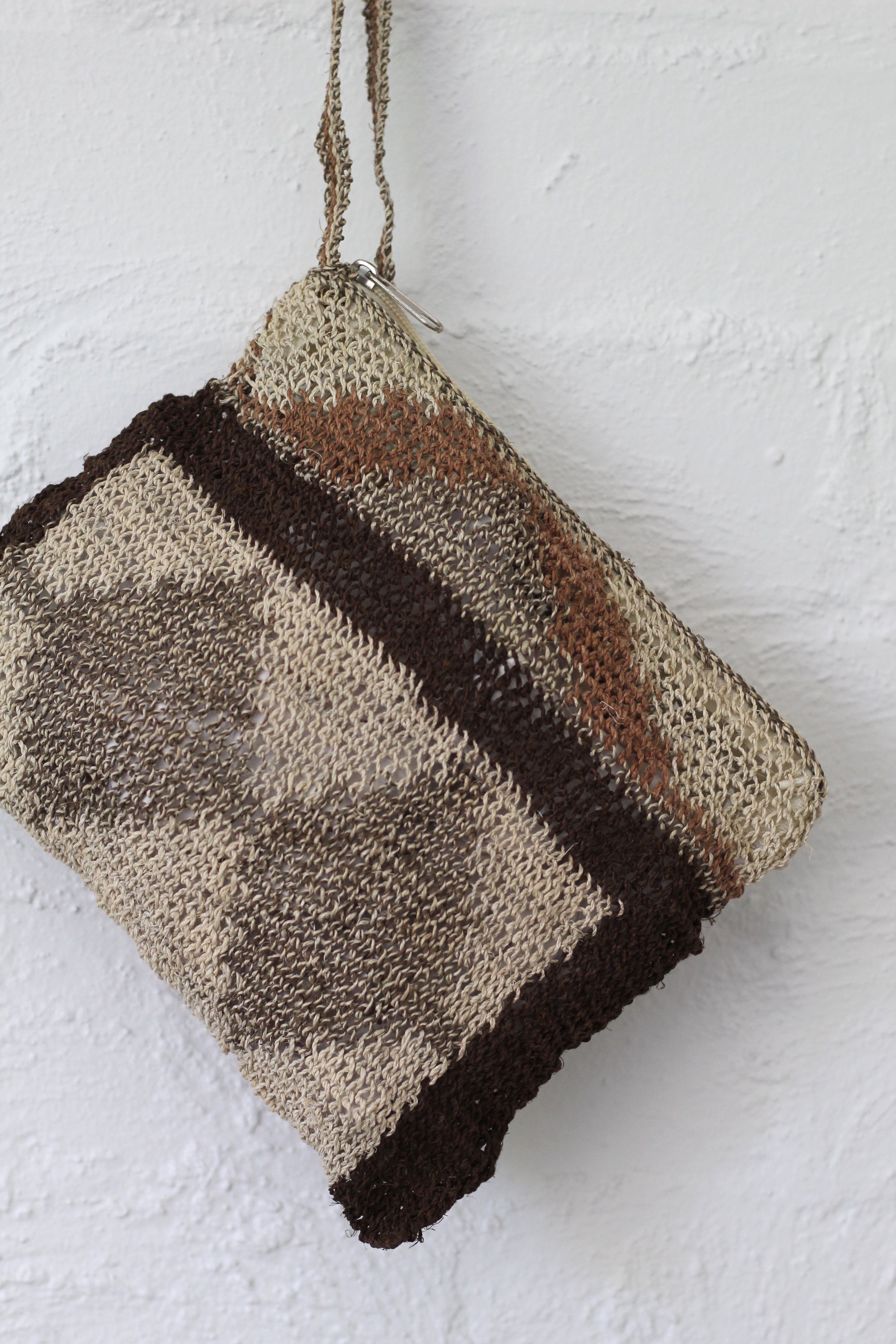 Hand Woven Antigua Clutch #072, chaguar fibre by Wichi artisans, Argentina