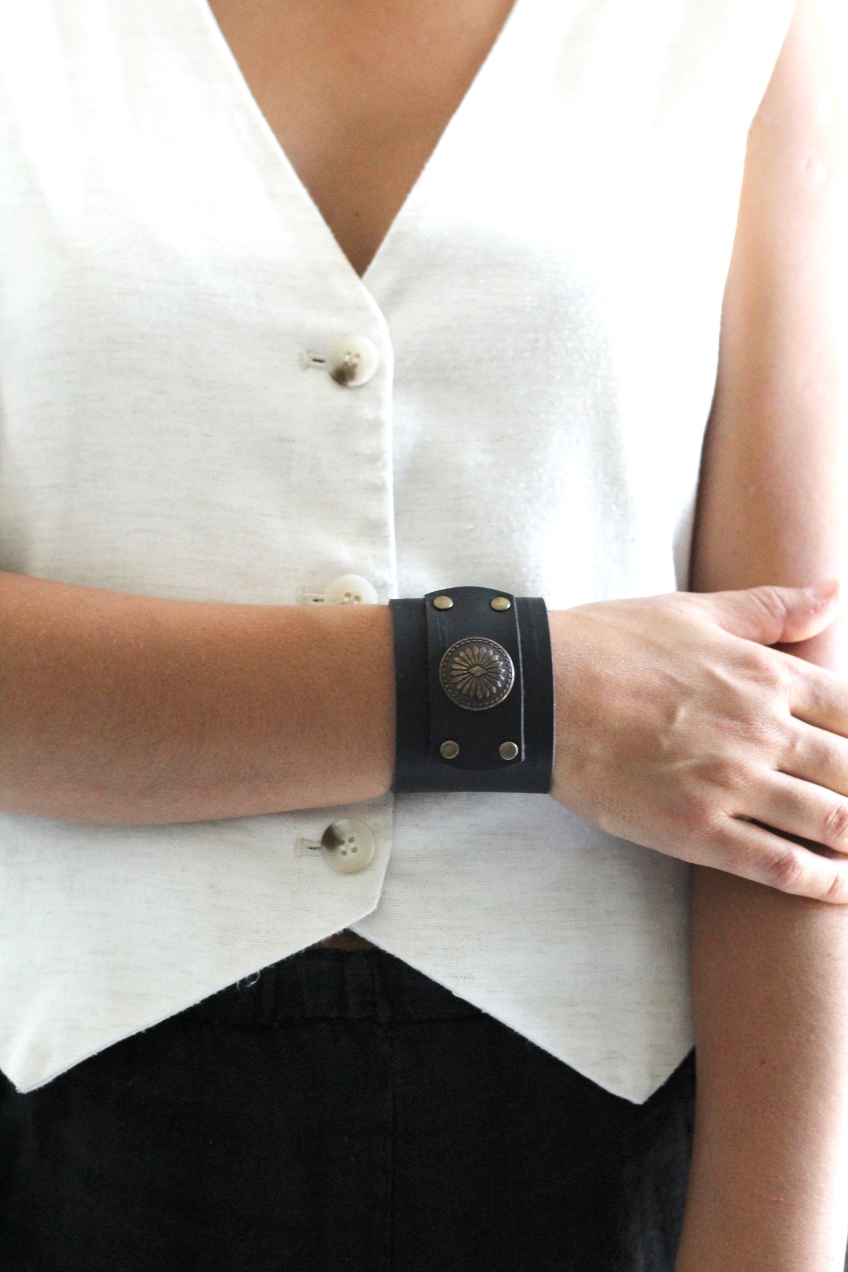 Tanned Leather Bracelet #001, handcrafted leather, Argentina