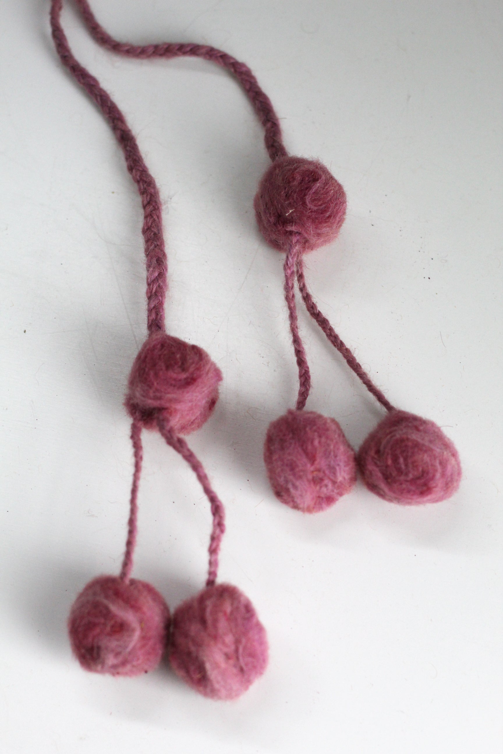 Pompons décoratifs lilas | Grand