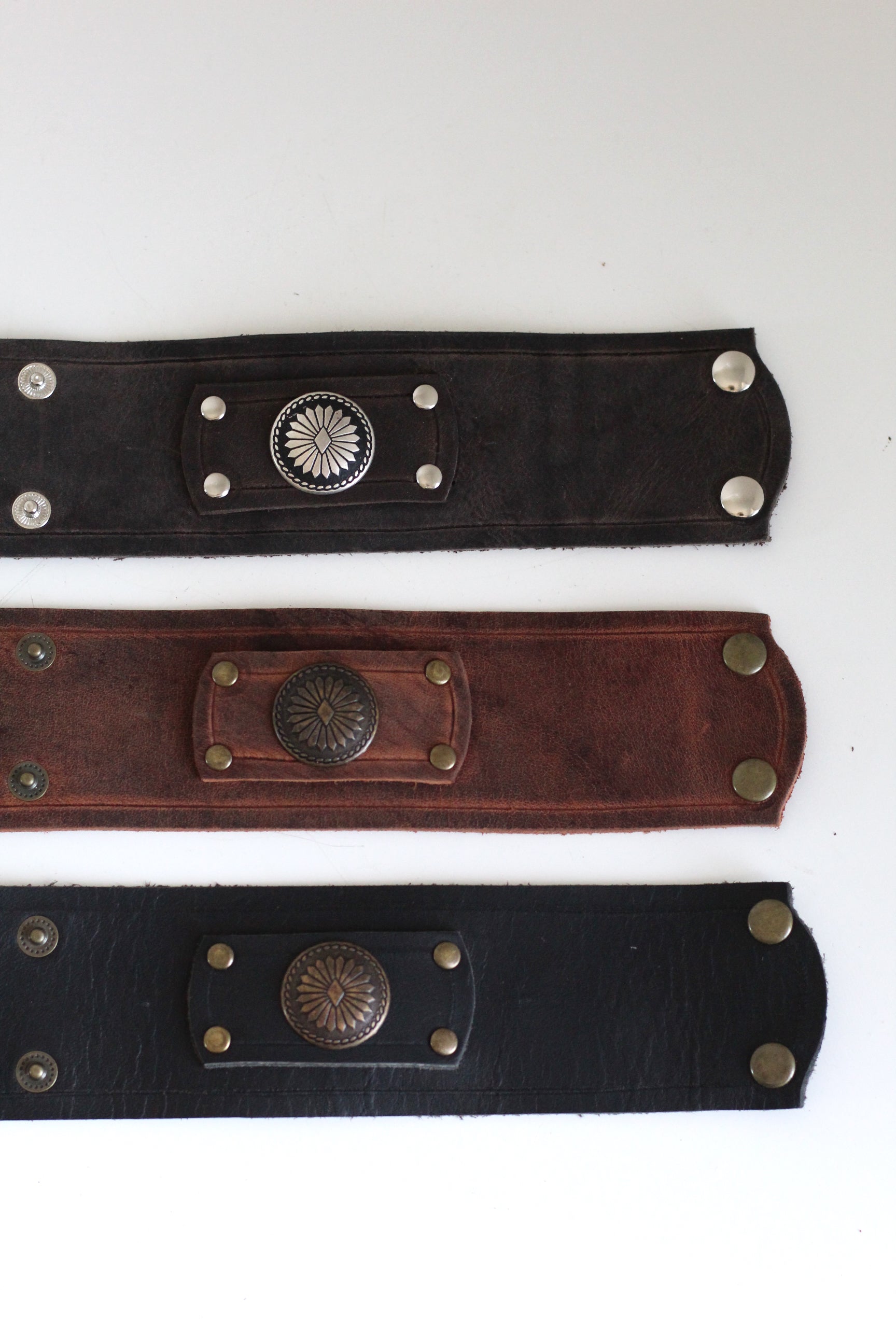 Tanned Leather Bracelet #001, handcrafted leather, Argentina