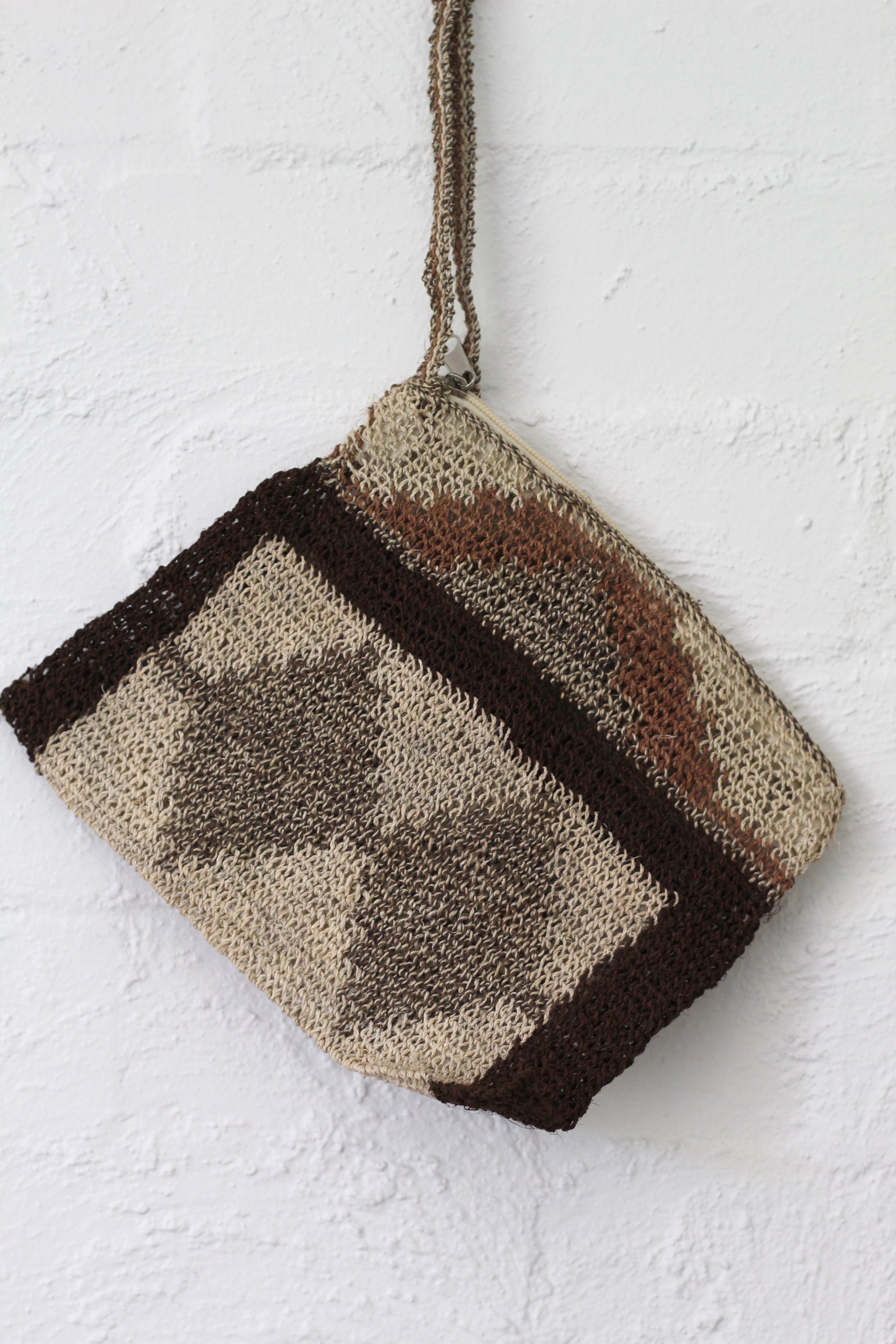 Hand Woven Antigua Clutch #072, chaguar fibre by Wichi artisans, Argentina