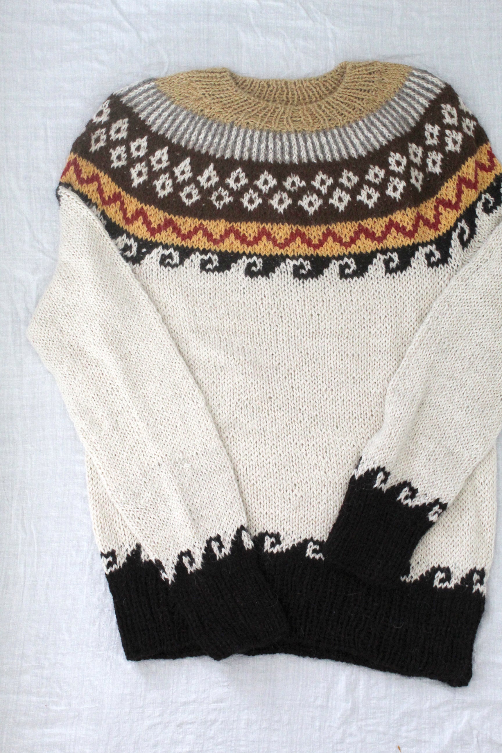 Andino Sweater Natural, llama wool by Quechua artisans, Argentina