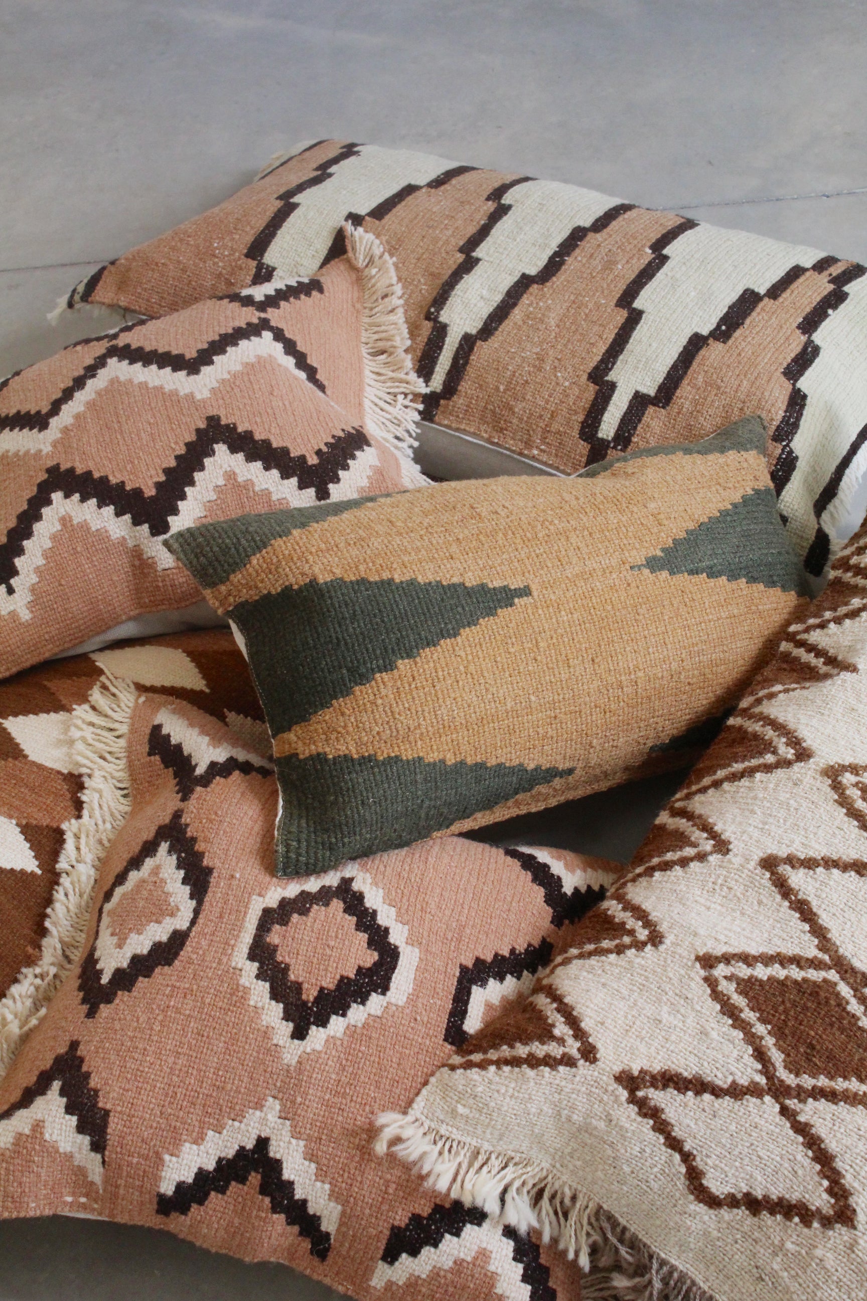 Qom Rectangle Cushion 