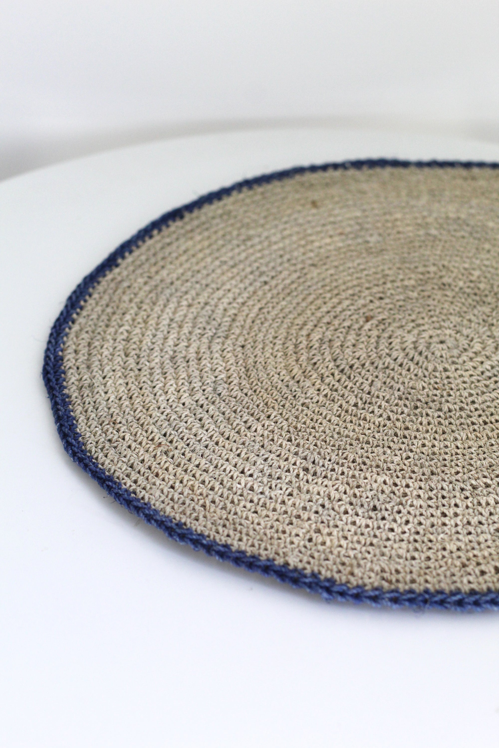 Handwoven Decorative Placemat, chaguar fibre by Wichi artisans, Argentina
