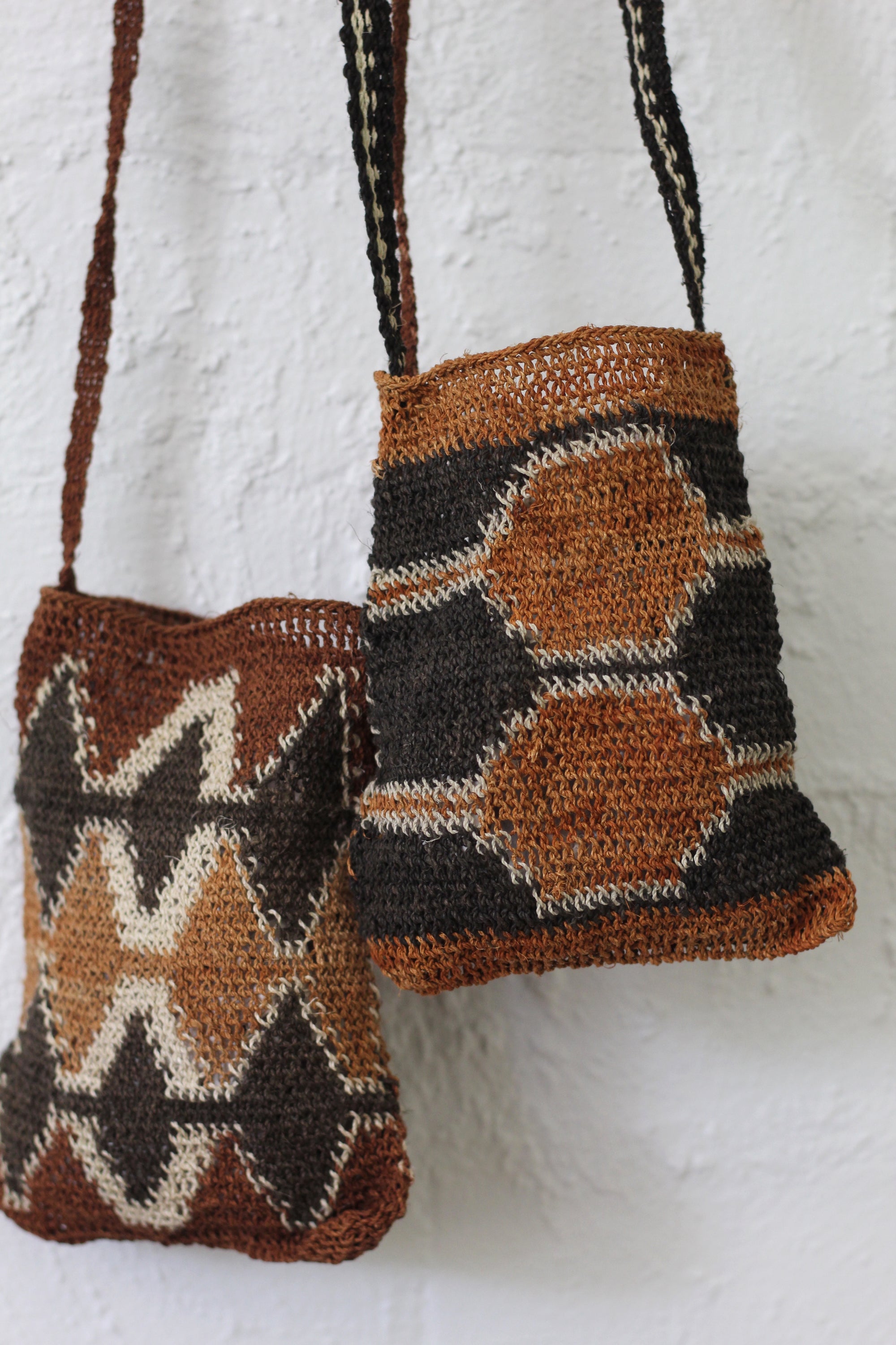 Hand Woven Phone Case #0165, chaguar fibre by Wichi artisans, Argentina