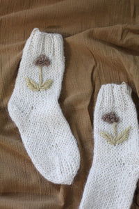 Chaussettes pour tout-petits | Naturel | Brodé à la main #005