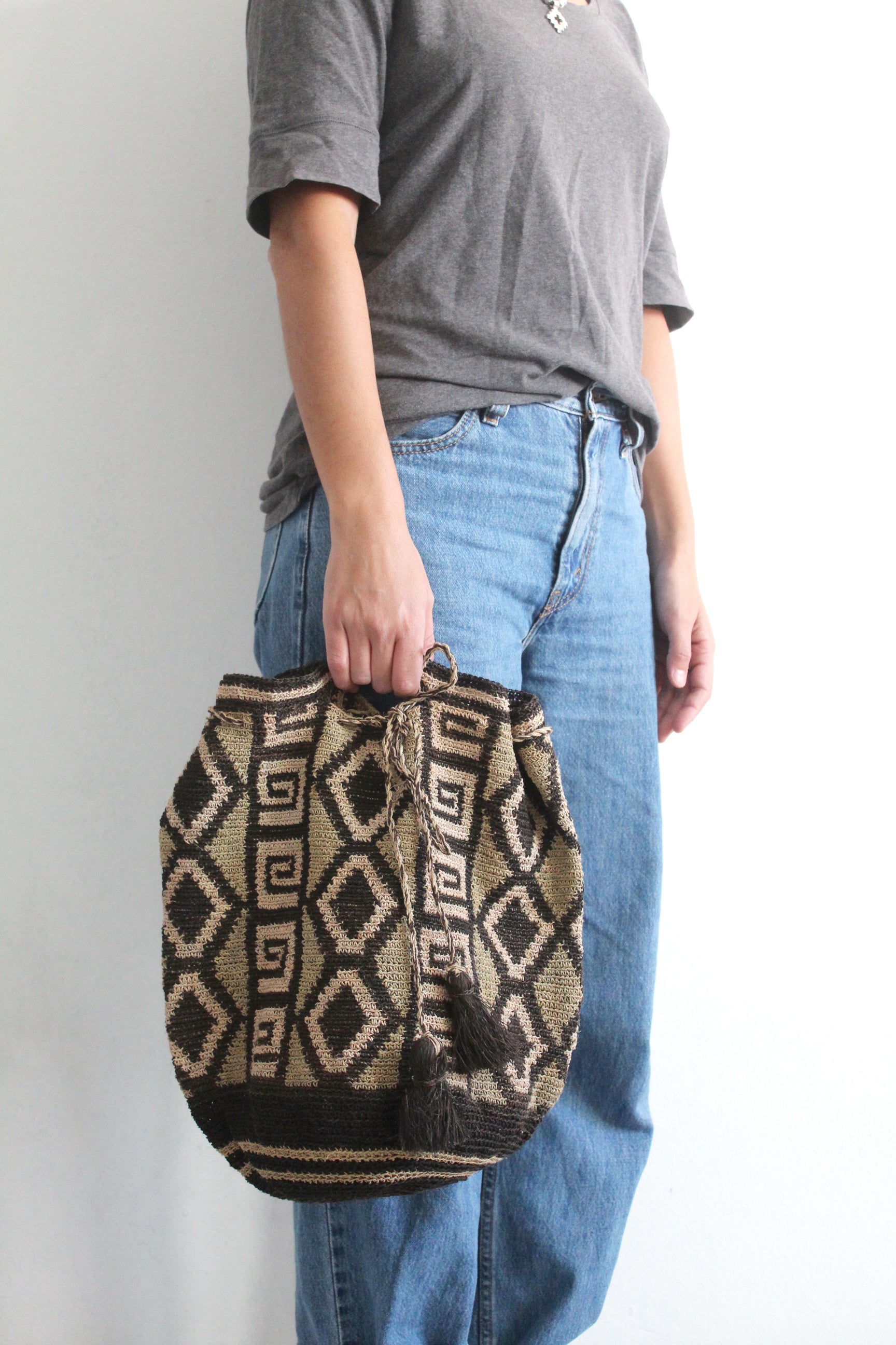 Hand woven Clutch 