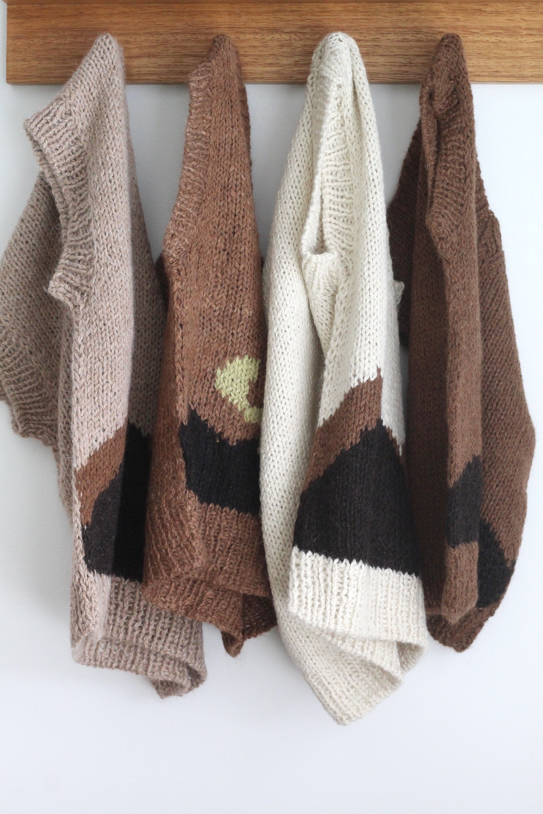Hand Knitted Natural Cerros Vest, llama wool, Argentina