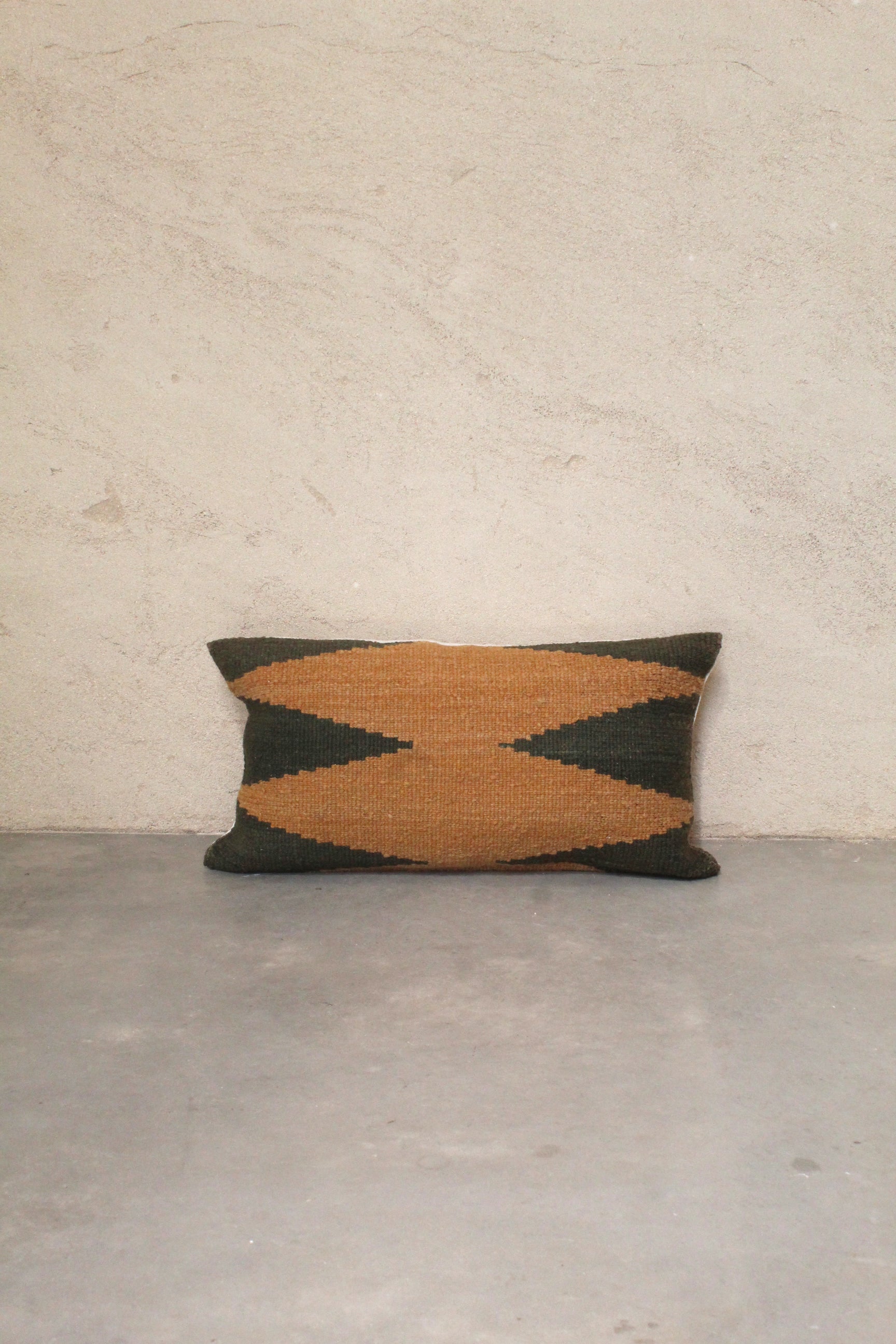 Formosa Qom Rectangle Cushion #003