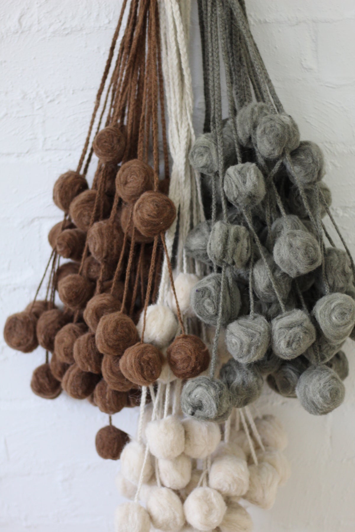 Pompons décoratifs au miel | Grand