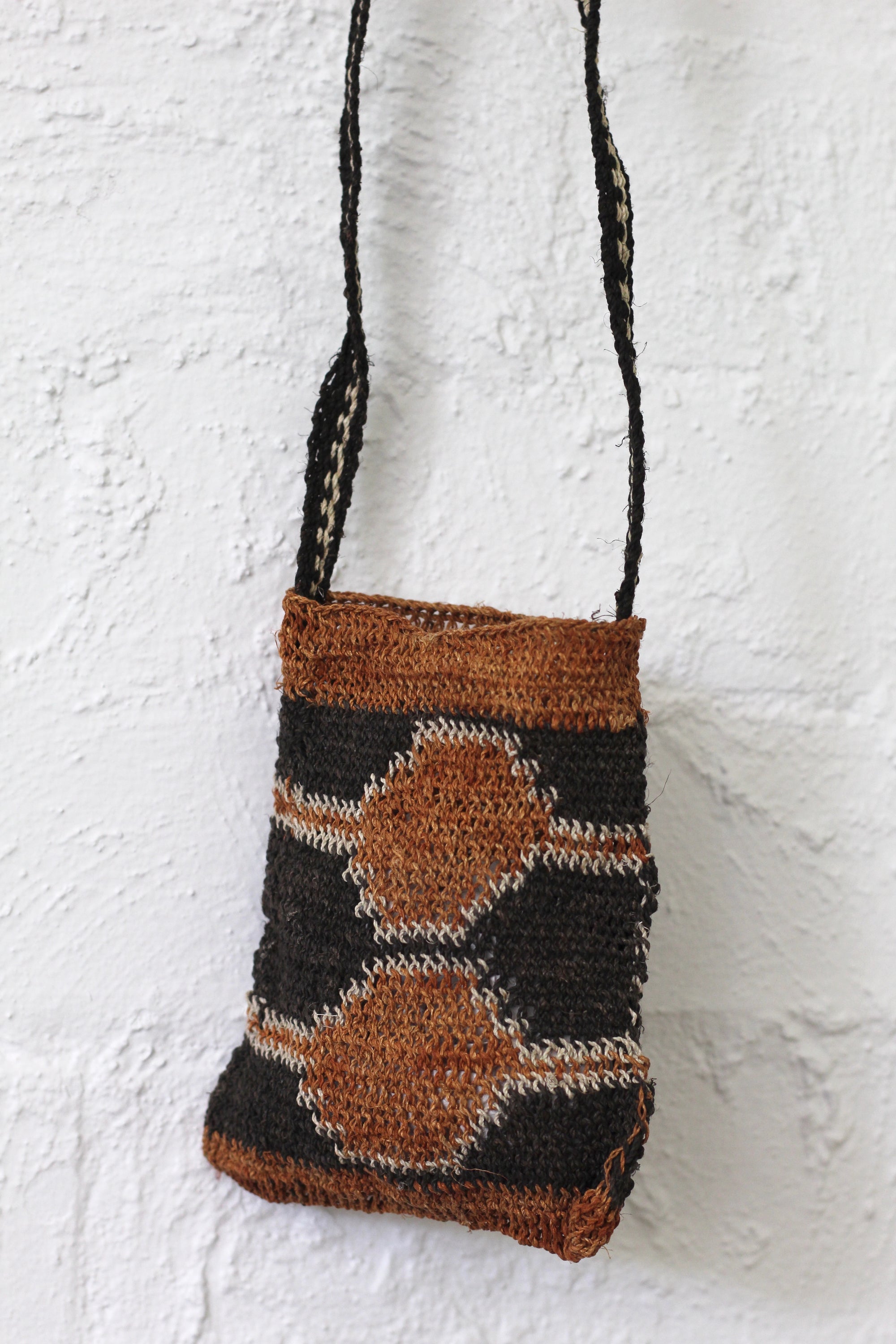 Hand Woven Phone Case #0165, chaguar fibre by Wichi artisans, Argentina