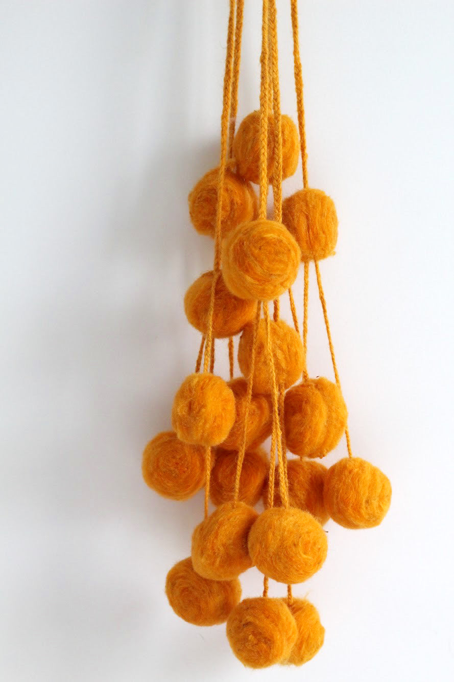 Decorative Honey Pom-Poms | Large