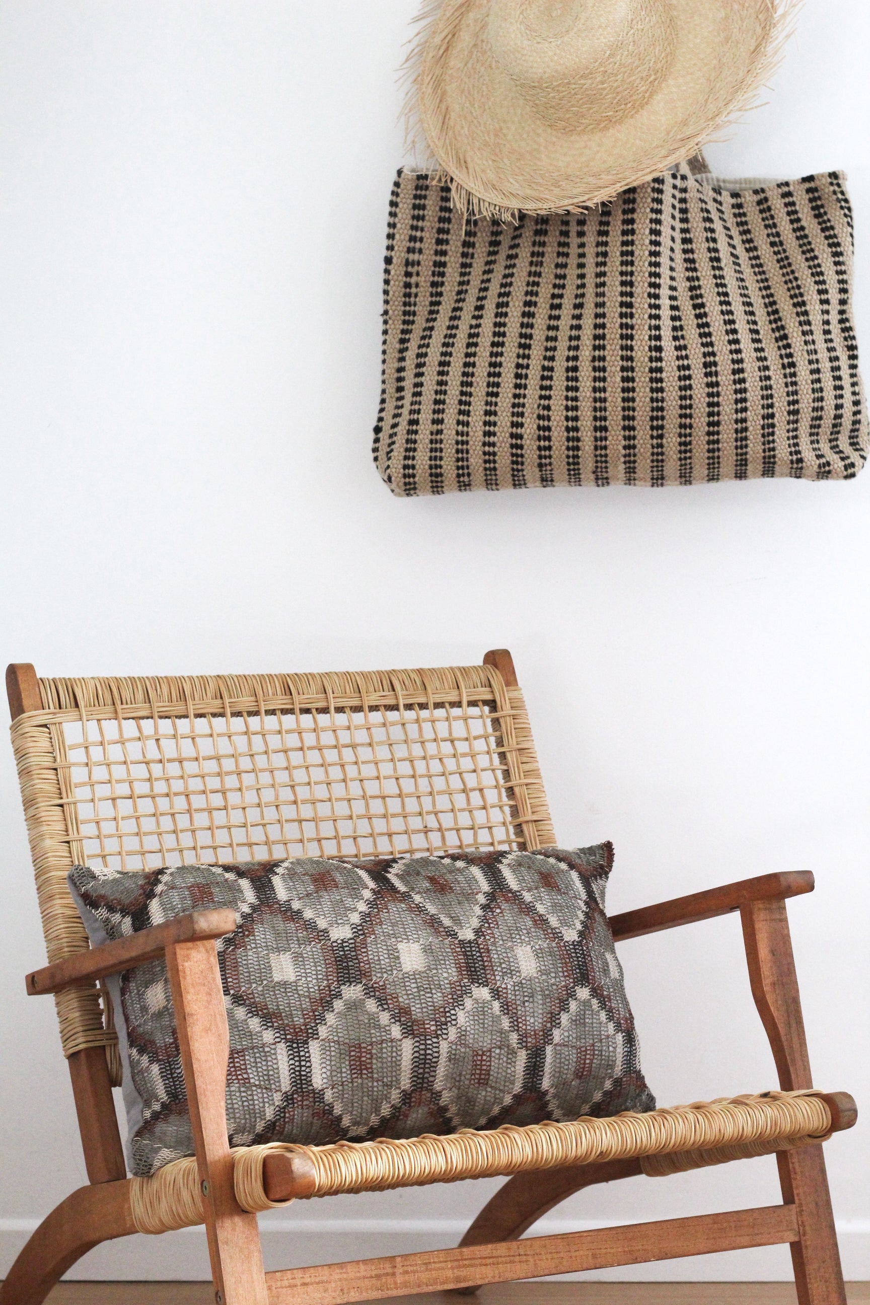 Hand woven XL Stripe Wool Bag | Beige & Black