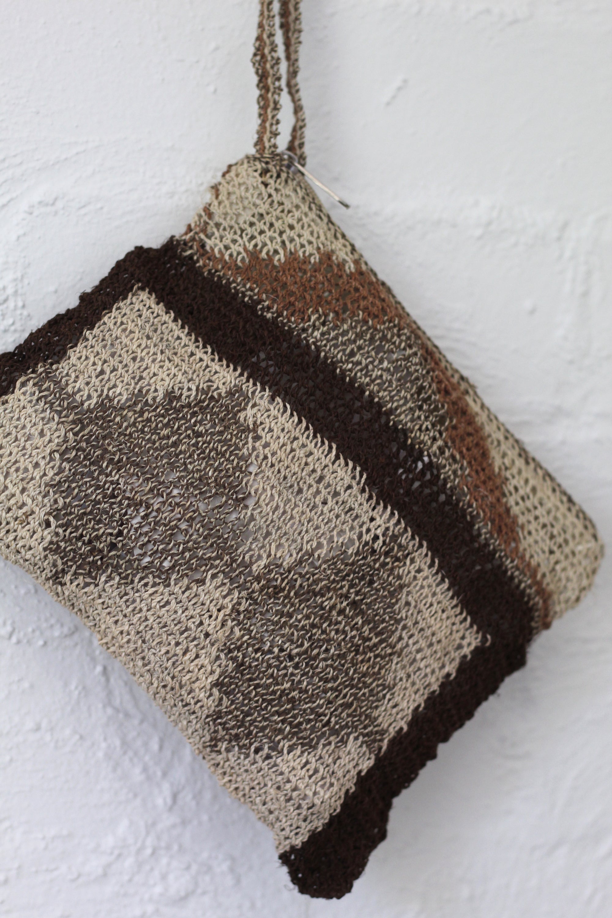 Hand Woven Antigua Clutch #072, chaguar fibre by Wichi artisans, Argentina
