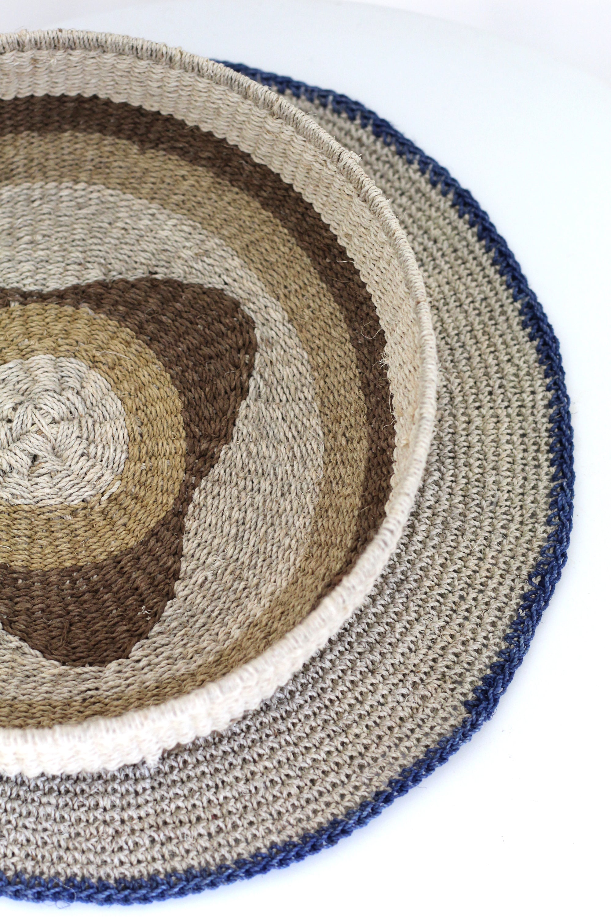 Handwoven Decorative Placemat, chaguar fibre by Wichi artisans, Argentina