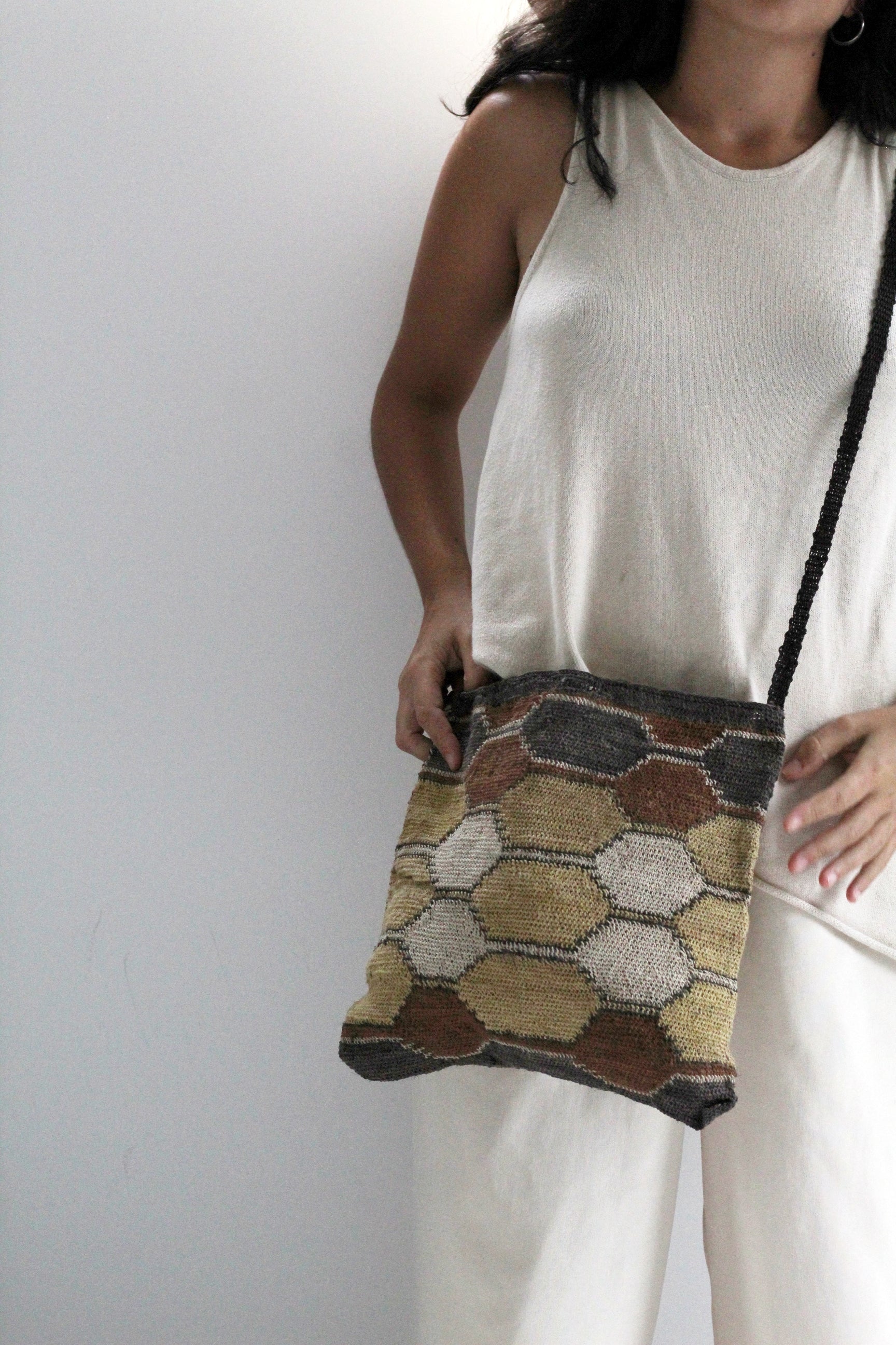 Hand woven Tierra bag 