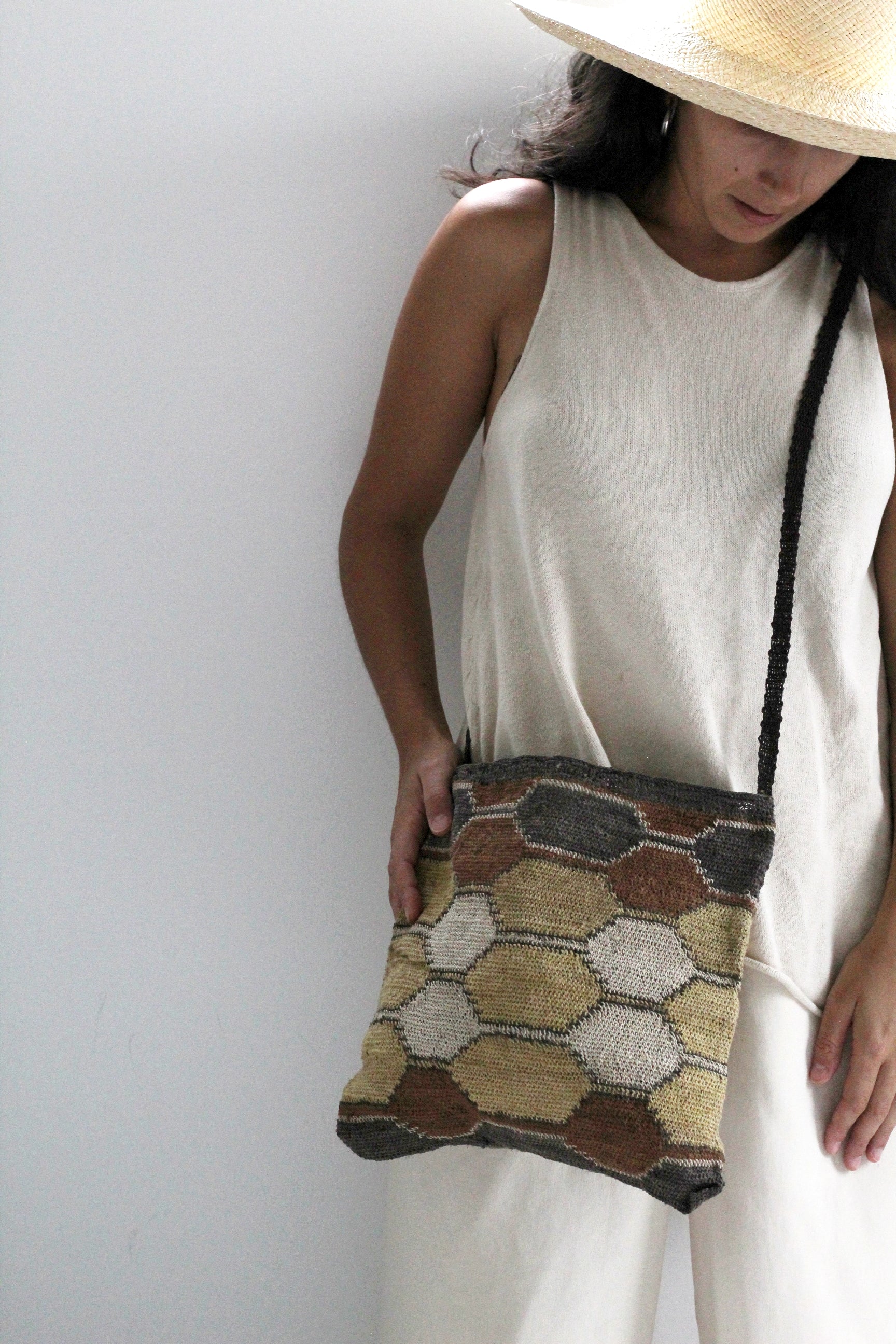 Hand woven Tierra bag 