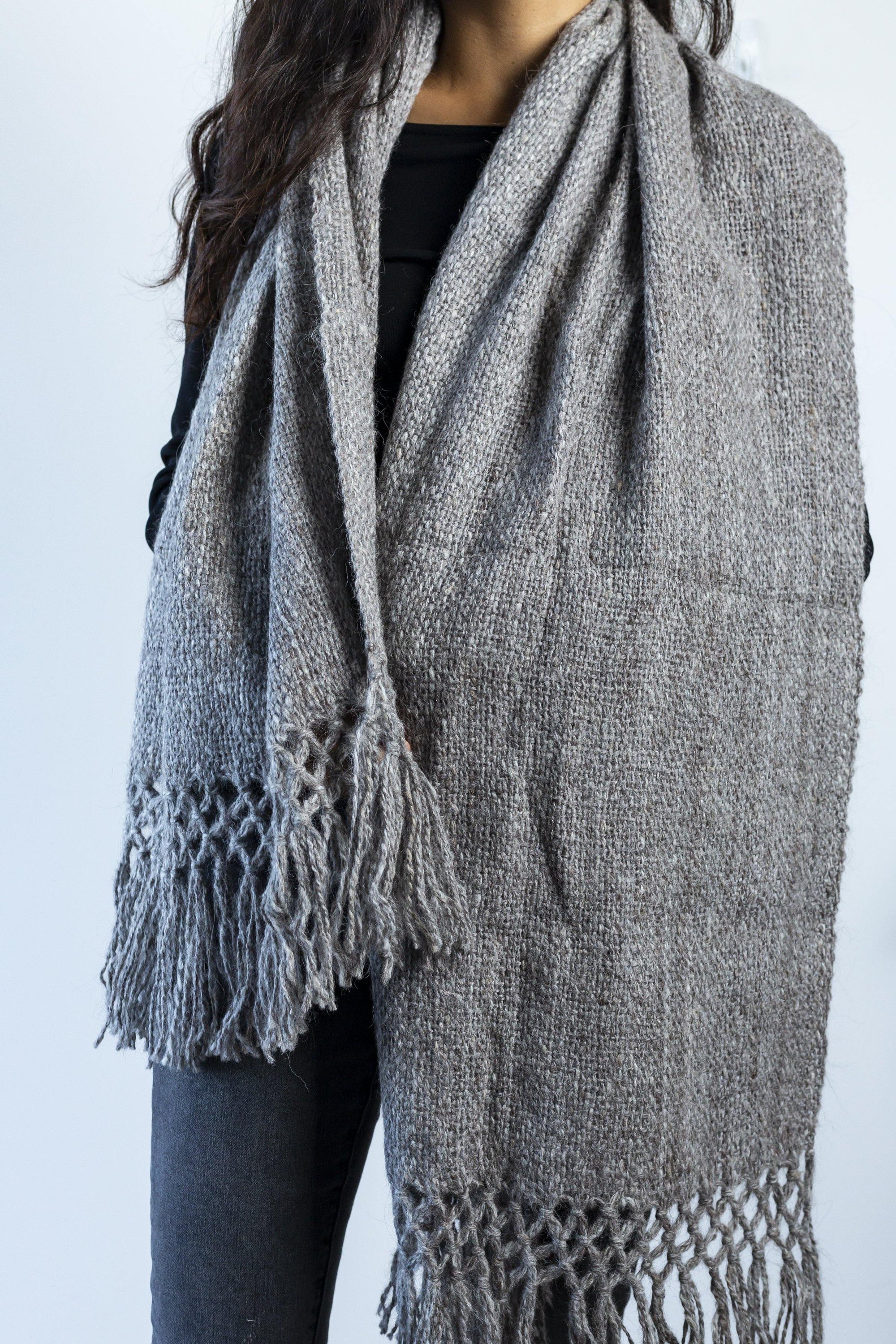 Llama Wool Oversized Scarf | Grey - Casapacha