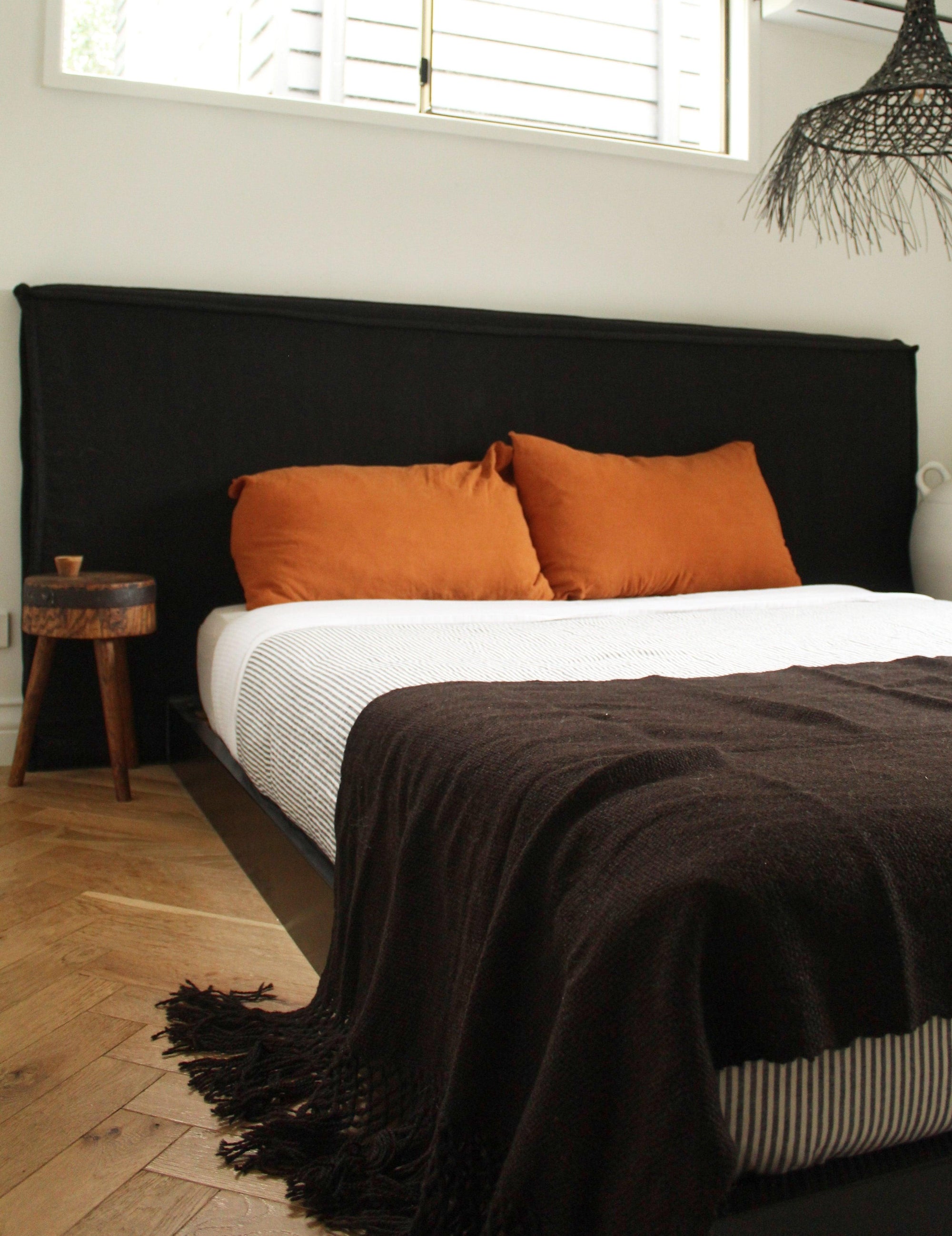 Llama Wool Throw | Black - Casapacha